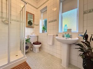 Photo 9- click for photo gallery